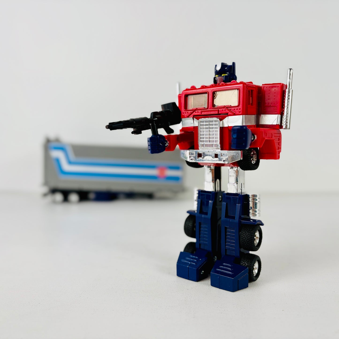 Original 1984 Hasbro Takara G1 Transformers Optimus Prime Action Figure