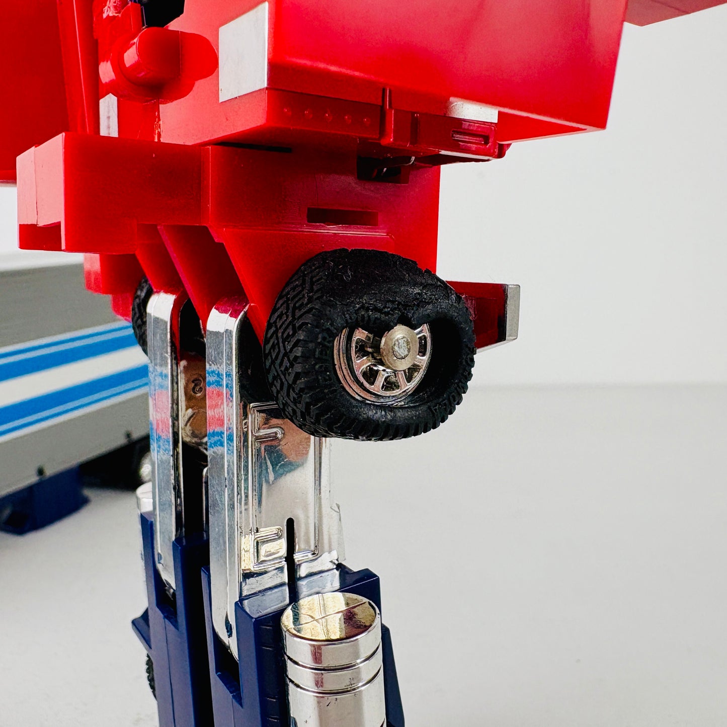 Original 1984 Hasbro Takara G1 Transformers Optimus Prime Action Figure