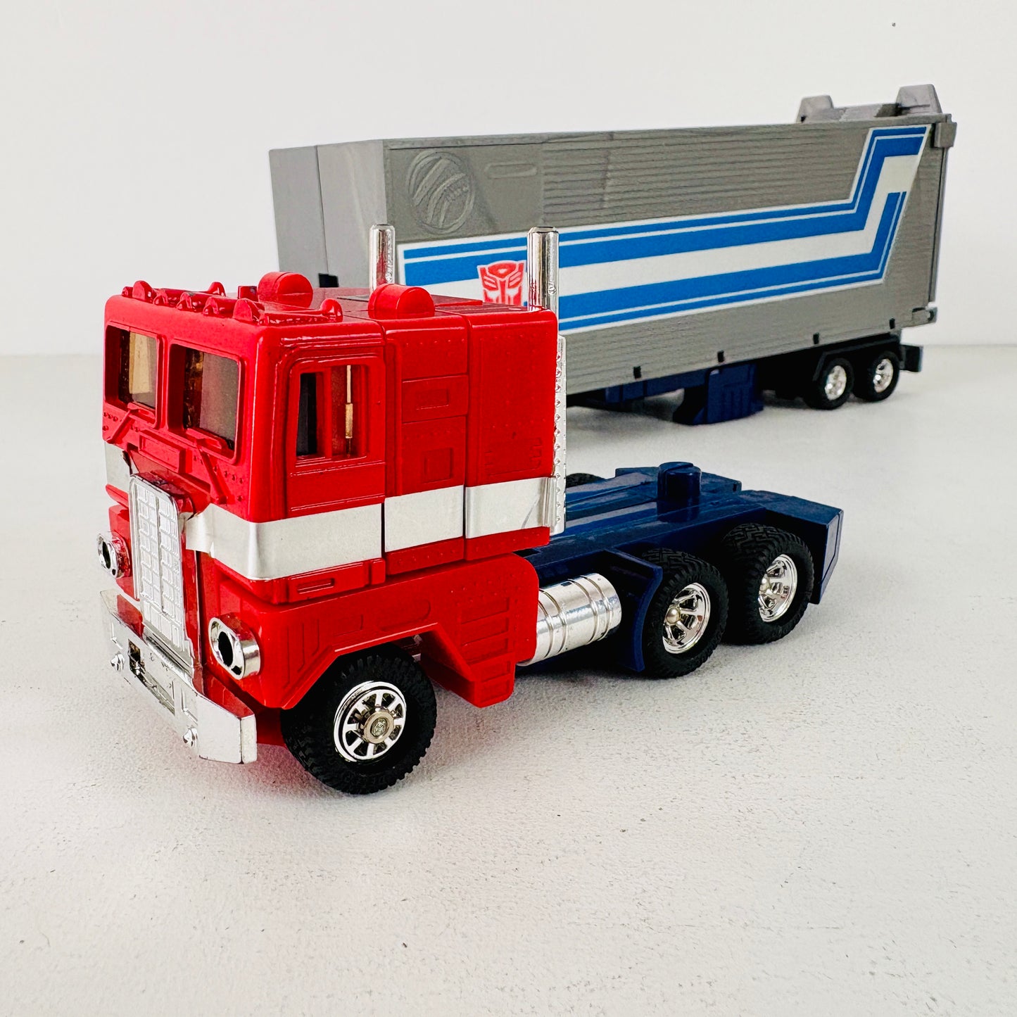 Original 1984 Hasbro Takara G1 Transformers Optimus Prime Action Figure