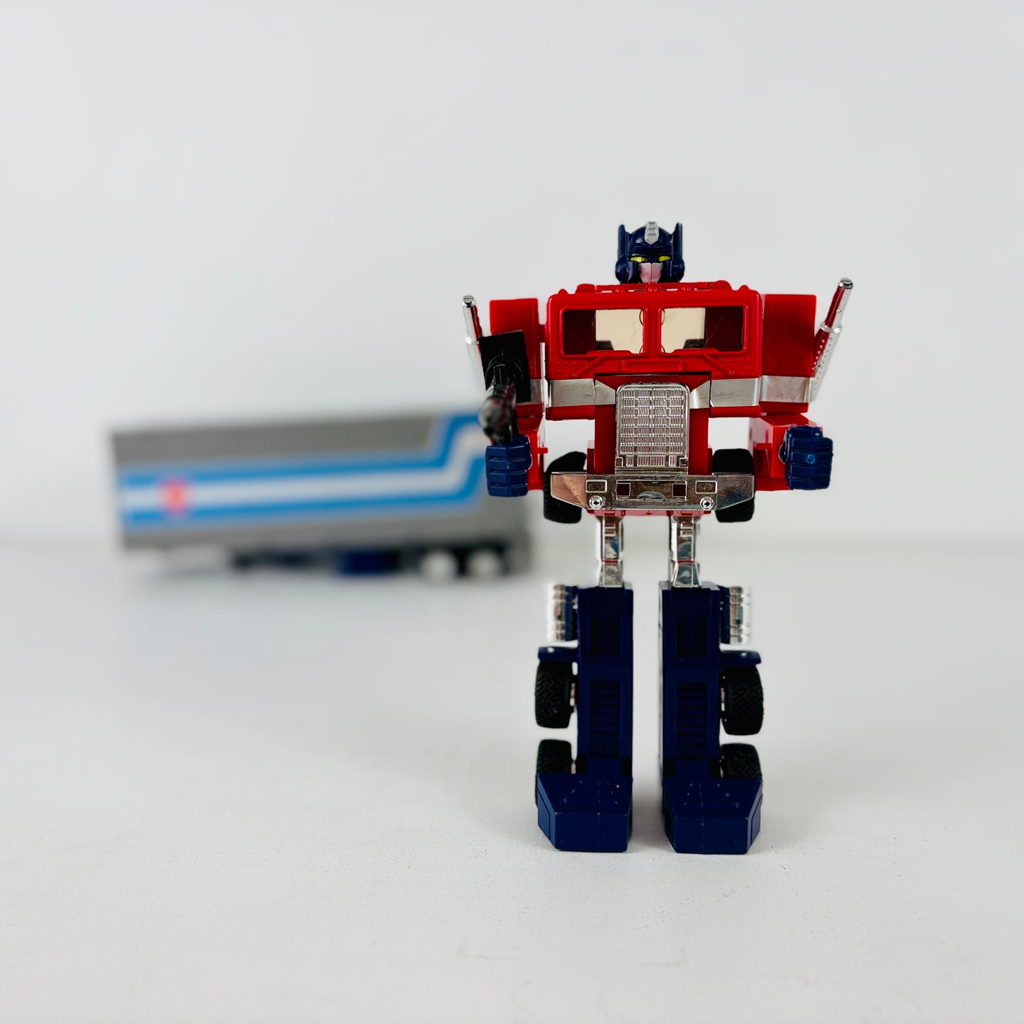 Original 1984 Hasbro Takara G1 Transformers Optimus Prime Action Figure