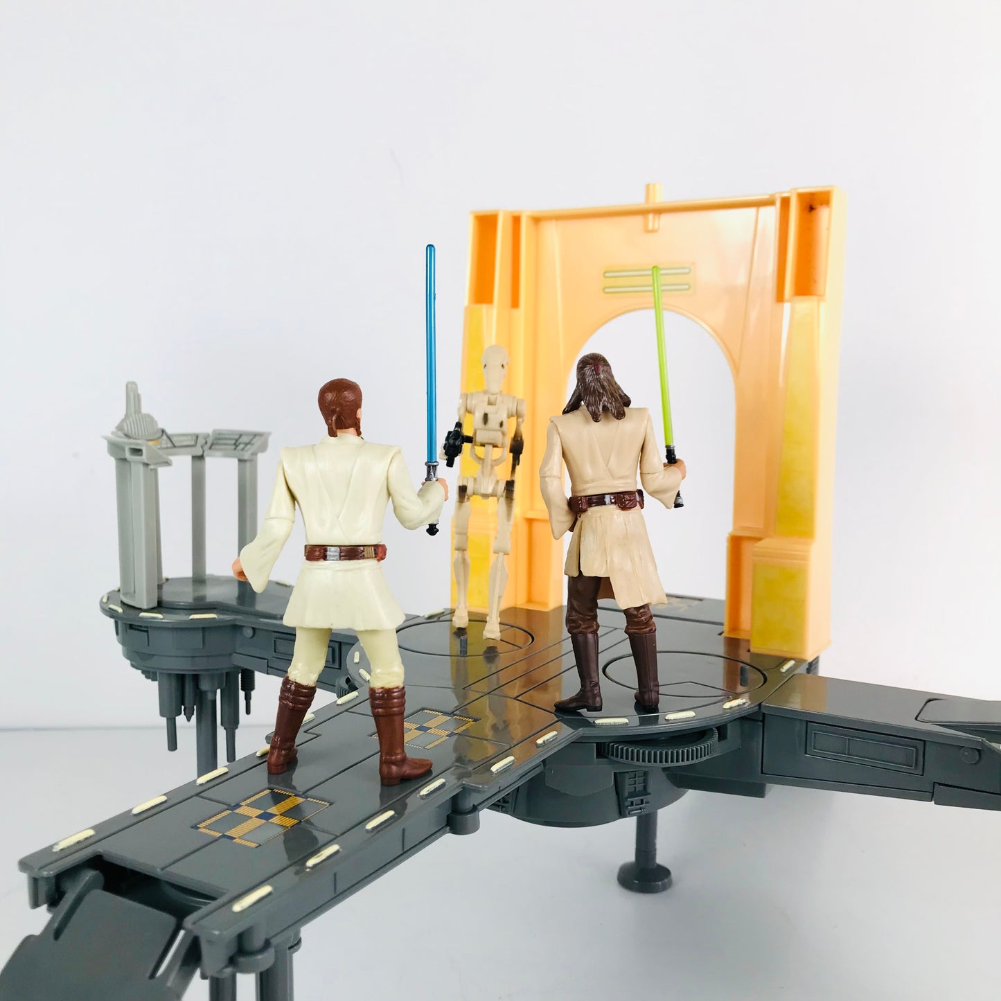 1999 Star Wars The Phantom Menace Theed Generator Complex Playset with 3 Action Figures