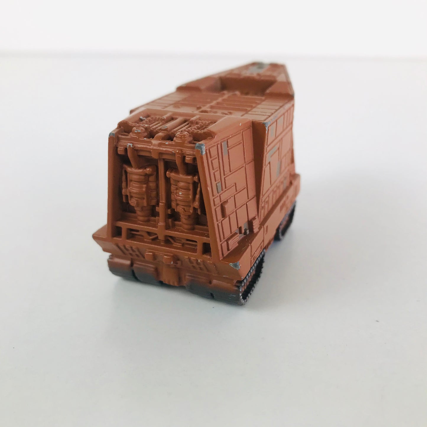 Miniature Star Wars Die Cast Metal Jawa Sandcrawler Vehicle with 4 Figurines